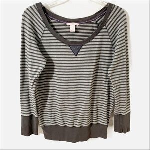 Victoria’s Secret Cotton Blend Striped V-neck Long Sleeve Metallic Pajama Top 🩶